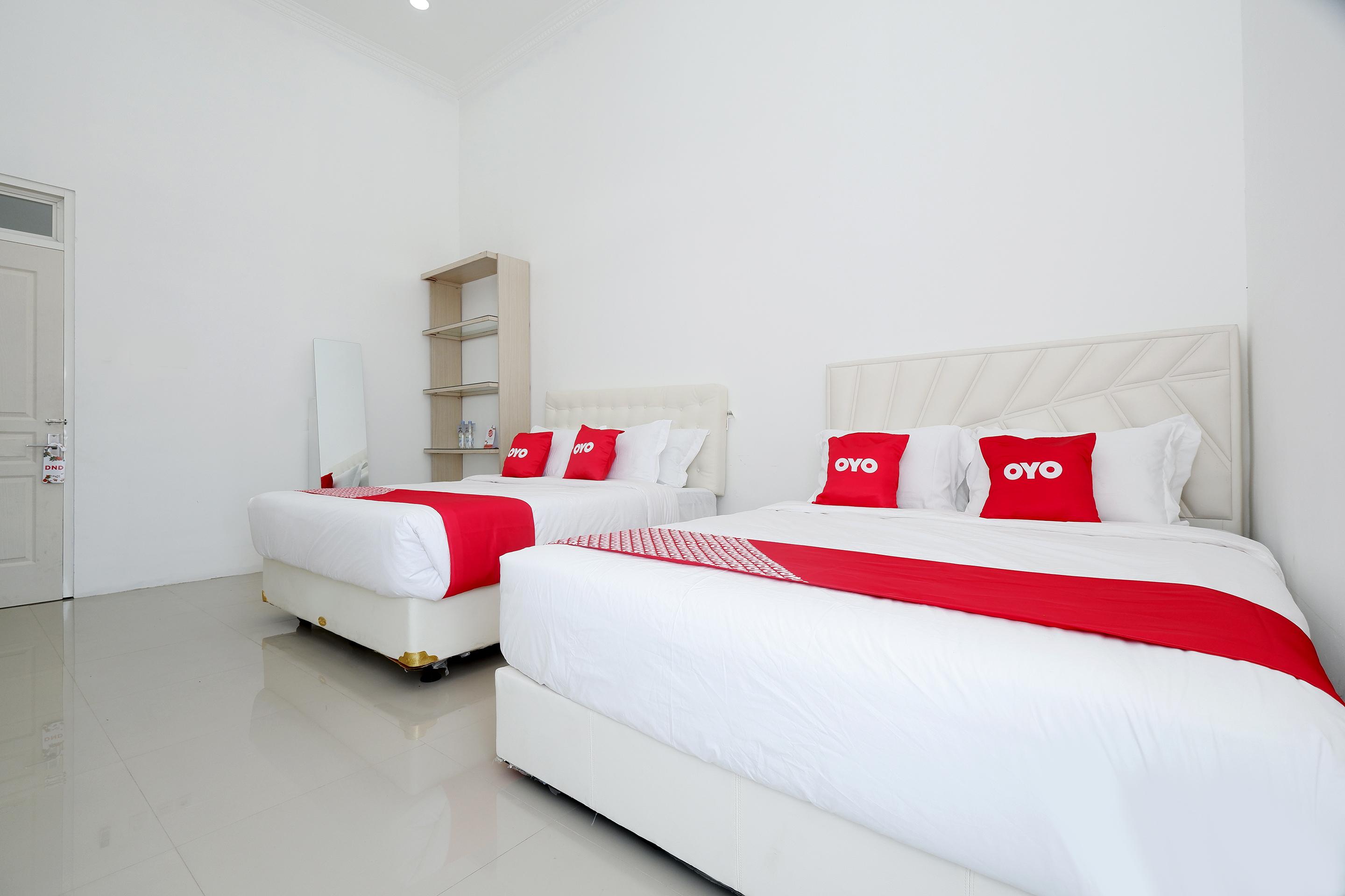 Griya Rw Family Guest House Redpartner Solo Esterno foto