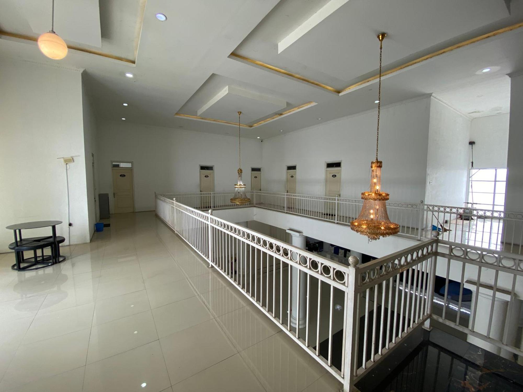 Griya Rw Family Guest House Redpartner Solo Esterno foto