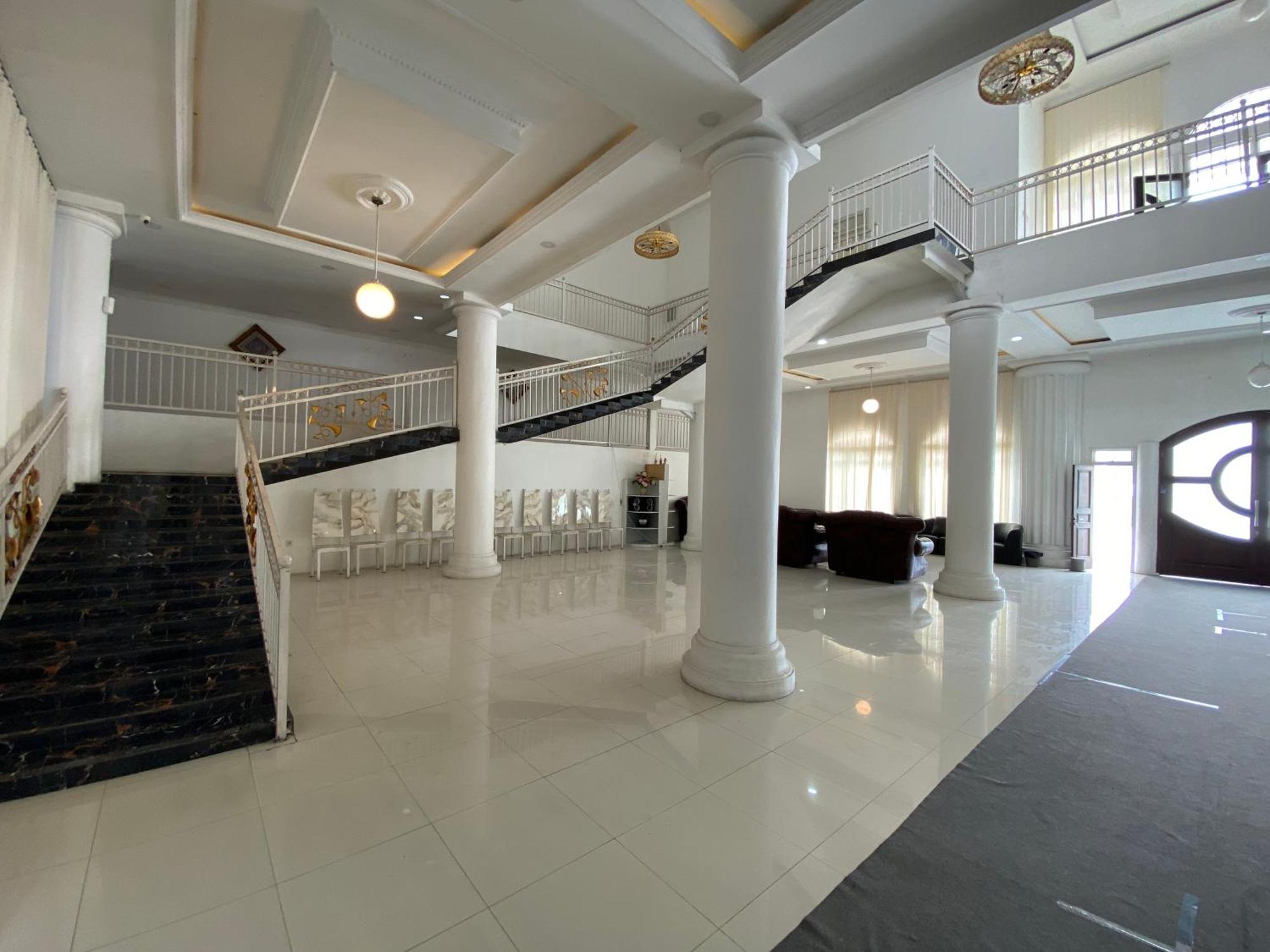 Griya Rw Family Guest House Redpartner Solo Esterno foto
