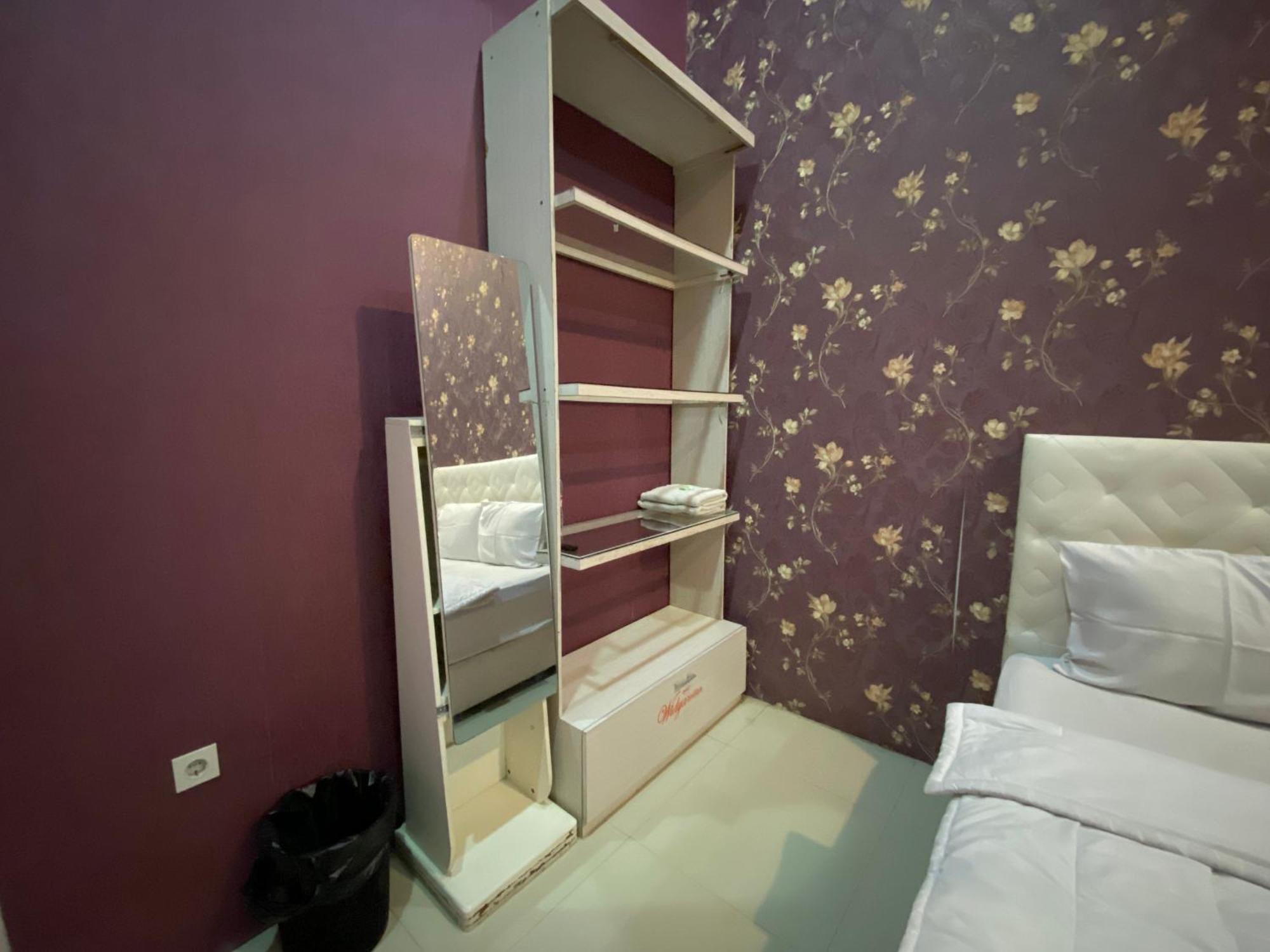 Griya Rw Family Guest House Redpartner Solo Esterno foto