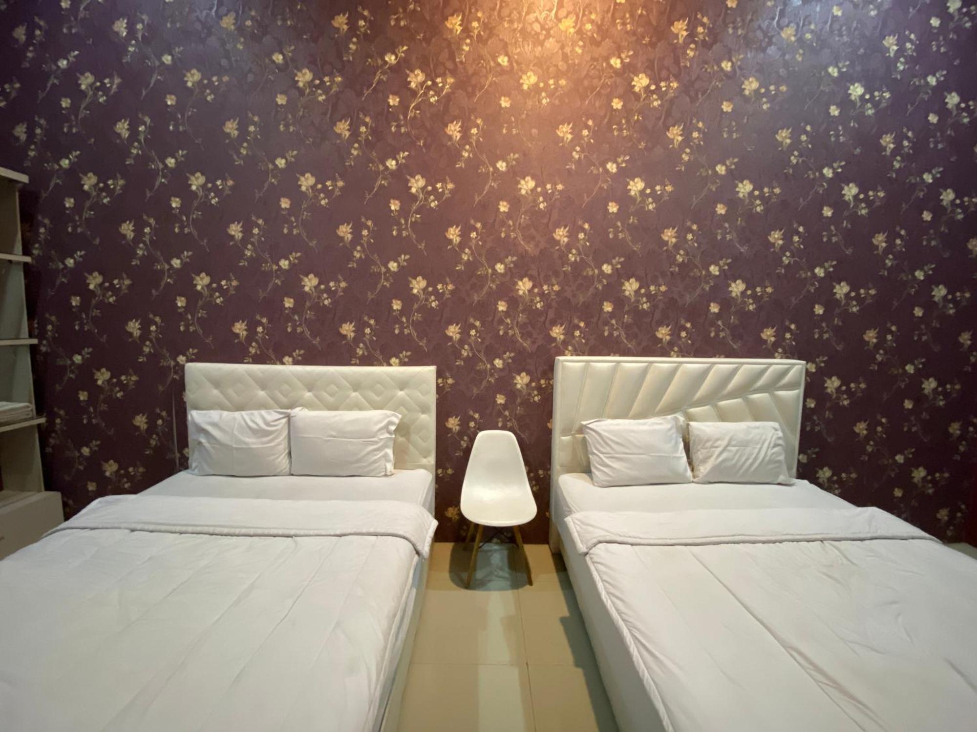 Griya Rw Family Guest House Redpartner Solo Esterno foto